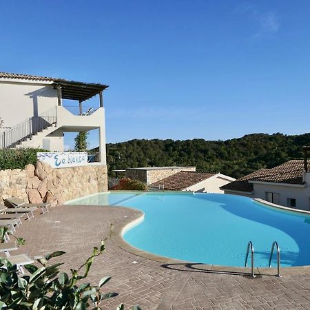 Residence Con Piscina A 4 Km Da Baja Sardinia Cala Bitta Exteriör bild
