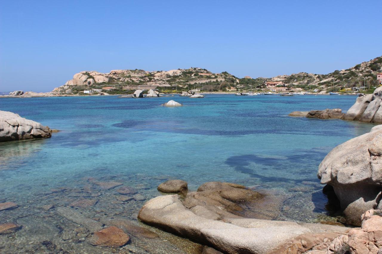 Residence Con Piscina A 4 Km Da Baja Sardinia Cala Bitta Exteriör bild