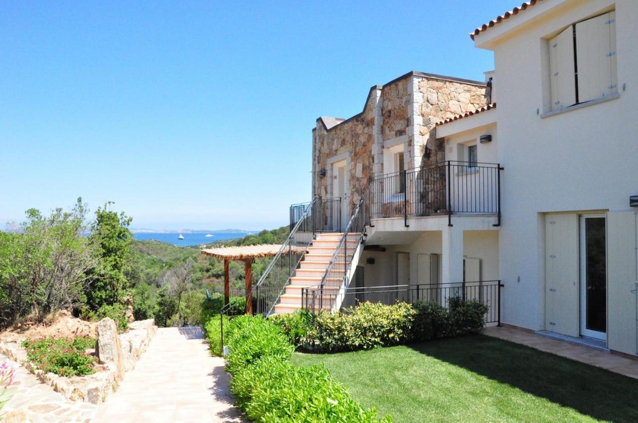 Residence Con Piscina A 4 Km Da Baja Sardinia Cala Bitta Exteriör bild