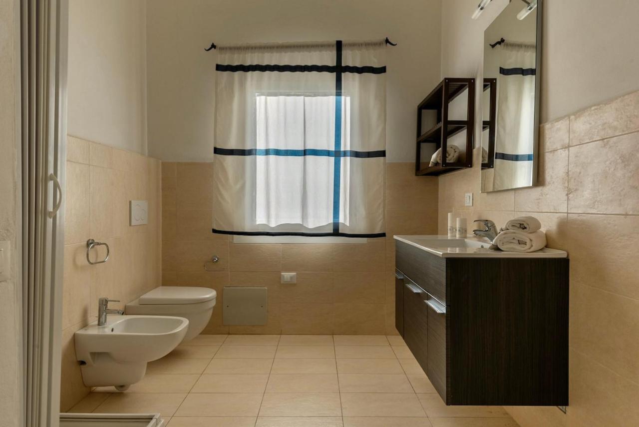 Residence Con Piscina A 4 Km Da Baja Sardinia Cala Bitta Exteriör bild